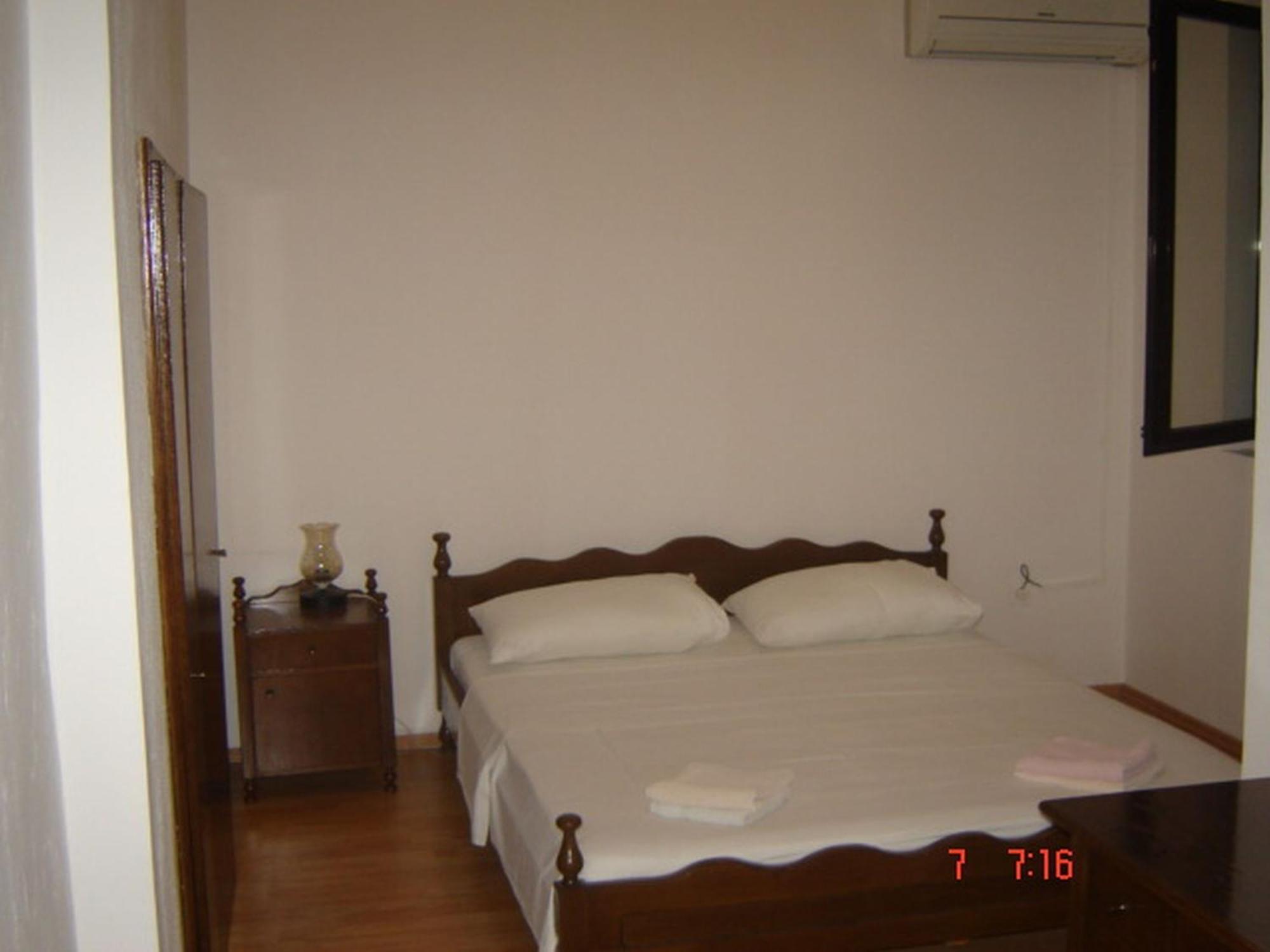 Apartments "Villa Mungos" Sobra Pokoj fotografie