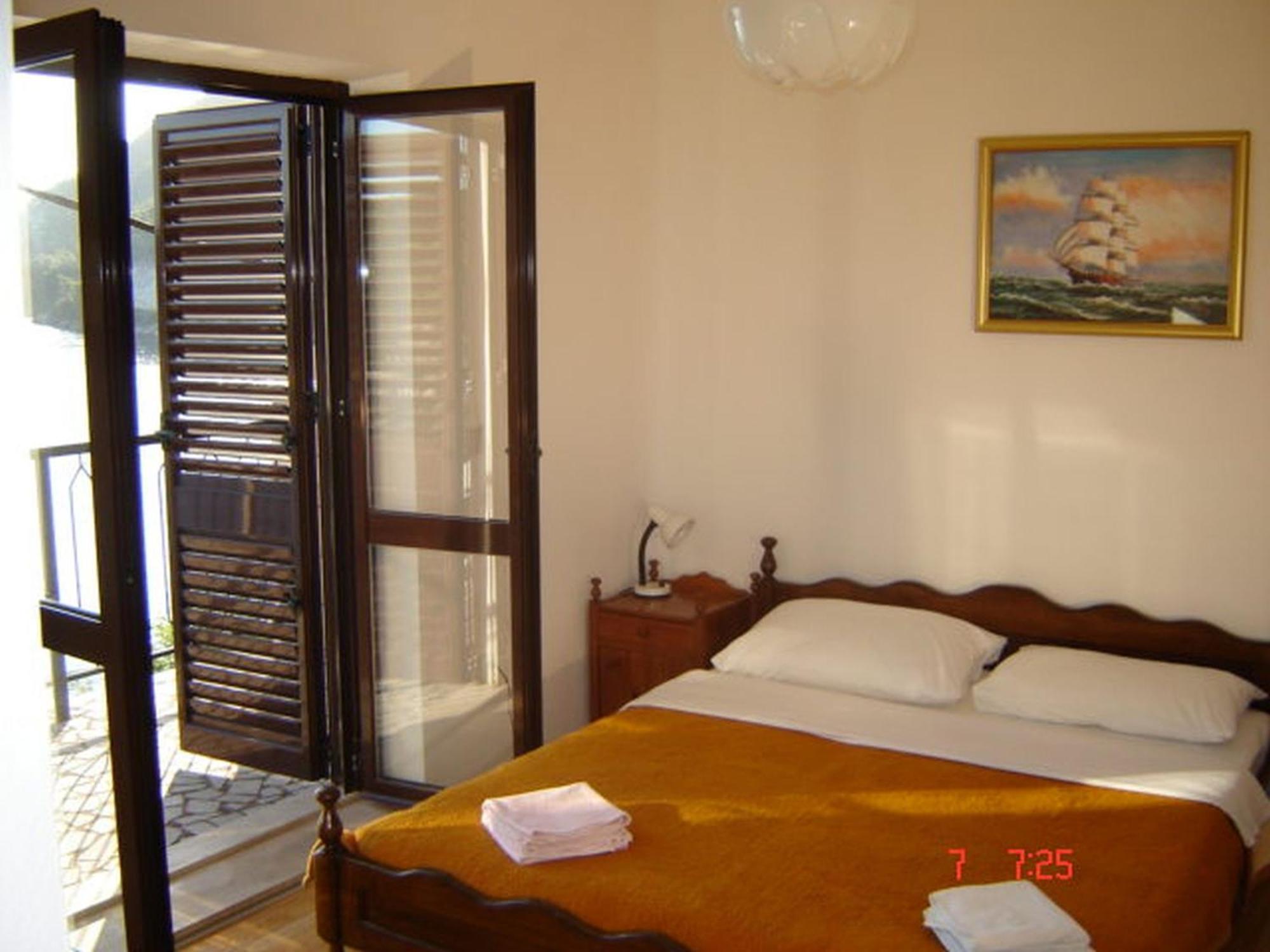 Apartments "Villa Mungos" Sobra Pokoj fotografie