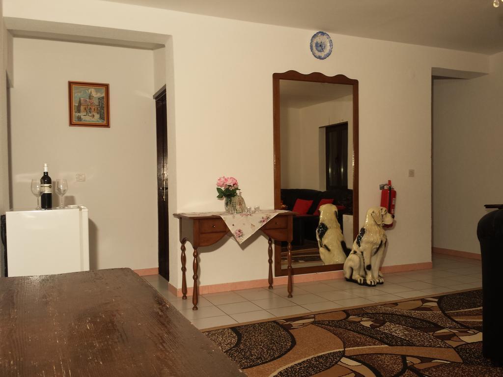 Apartments "Villa Mungos" Sobra Exteriér fotografie