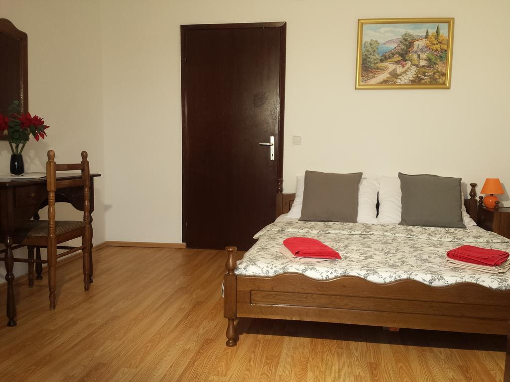 Apartments "Villa Mungos" Sobra Exteriér fotografie