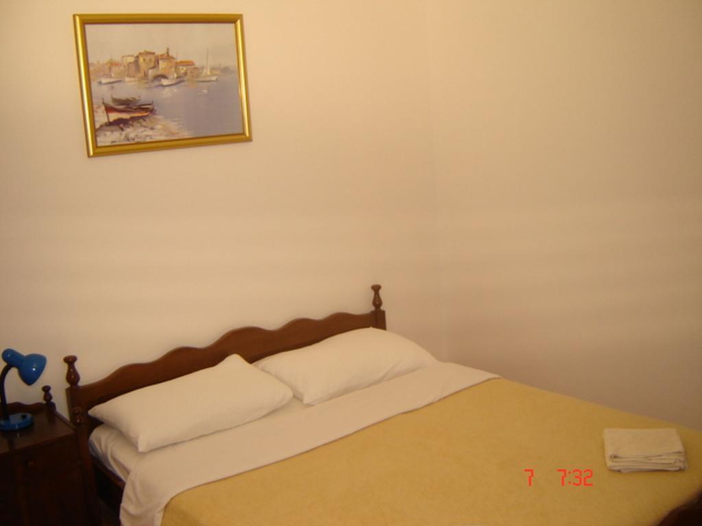 Apartments "Villa Mungos" Sobra Pokoj fotografie